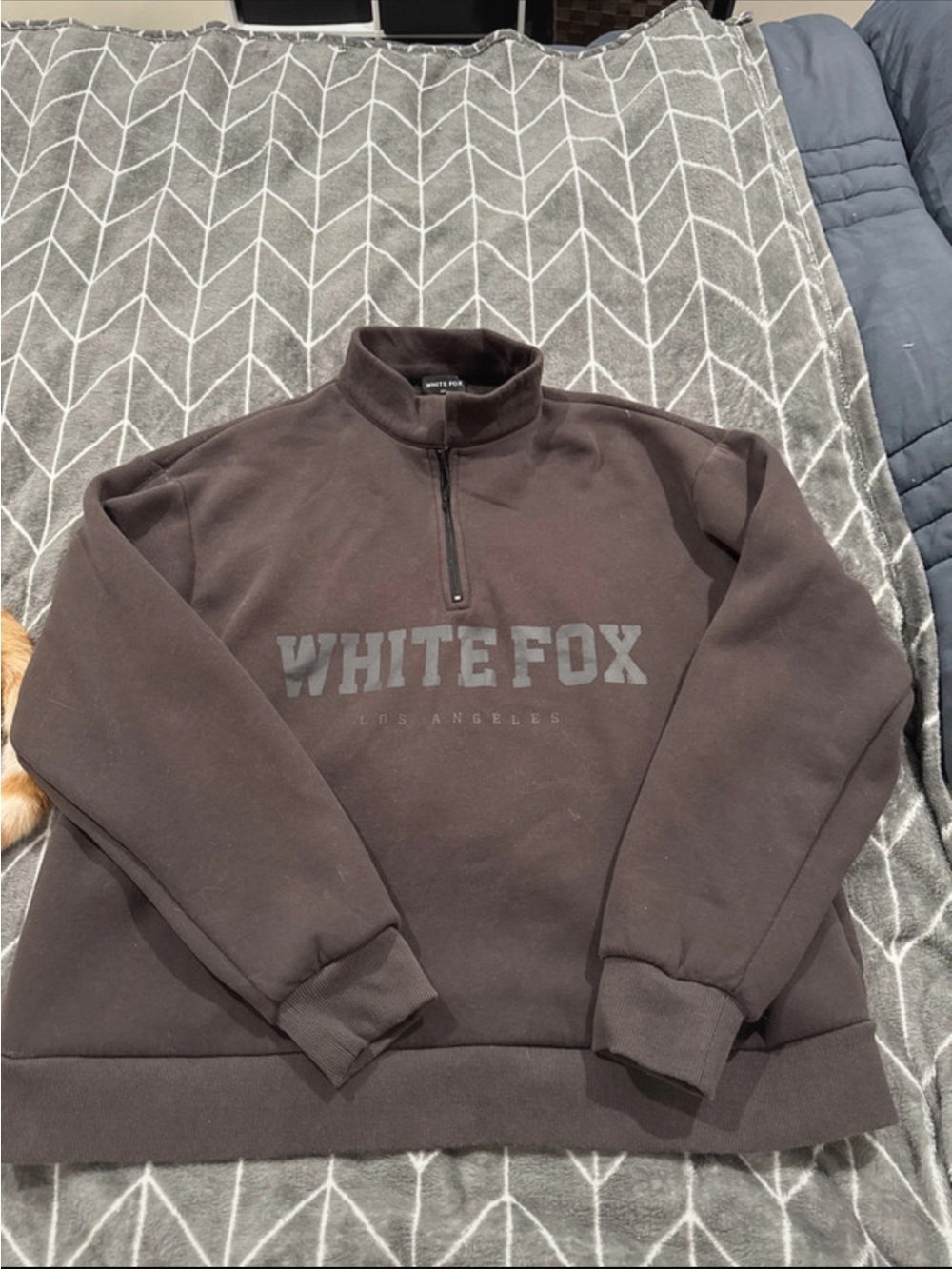White Fox Boutique Brown Quarter-Zip Logo Pullover M/L